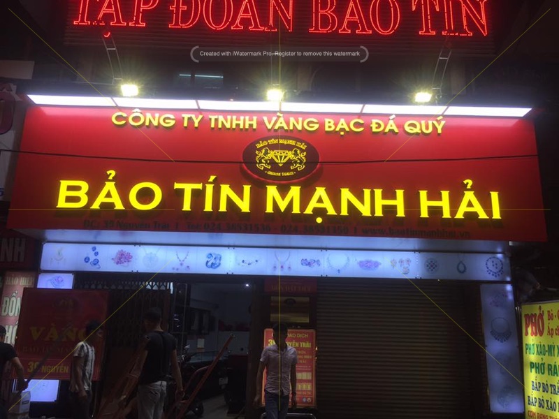 Làm bảng hiệu tại quận 1 - Dịch vụ tận nơi thi công nhanh