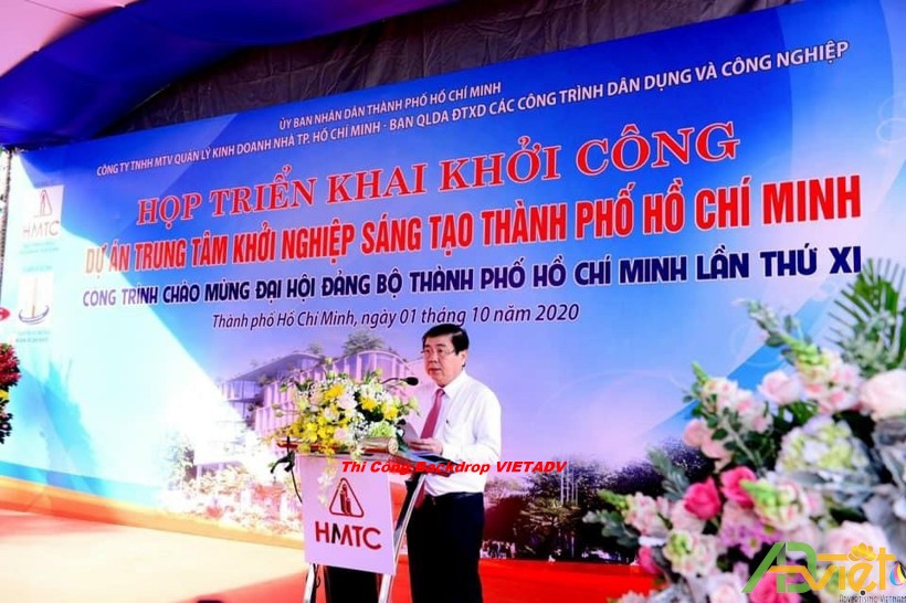 Thi công phông nền backdrop khởi công dự án