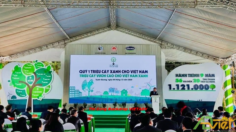 Thi công backdrop sân khấu sự kiện cây xanh