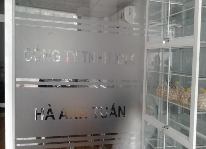Decal dán kính TPHCM